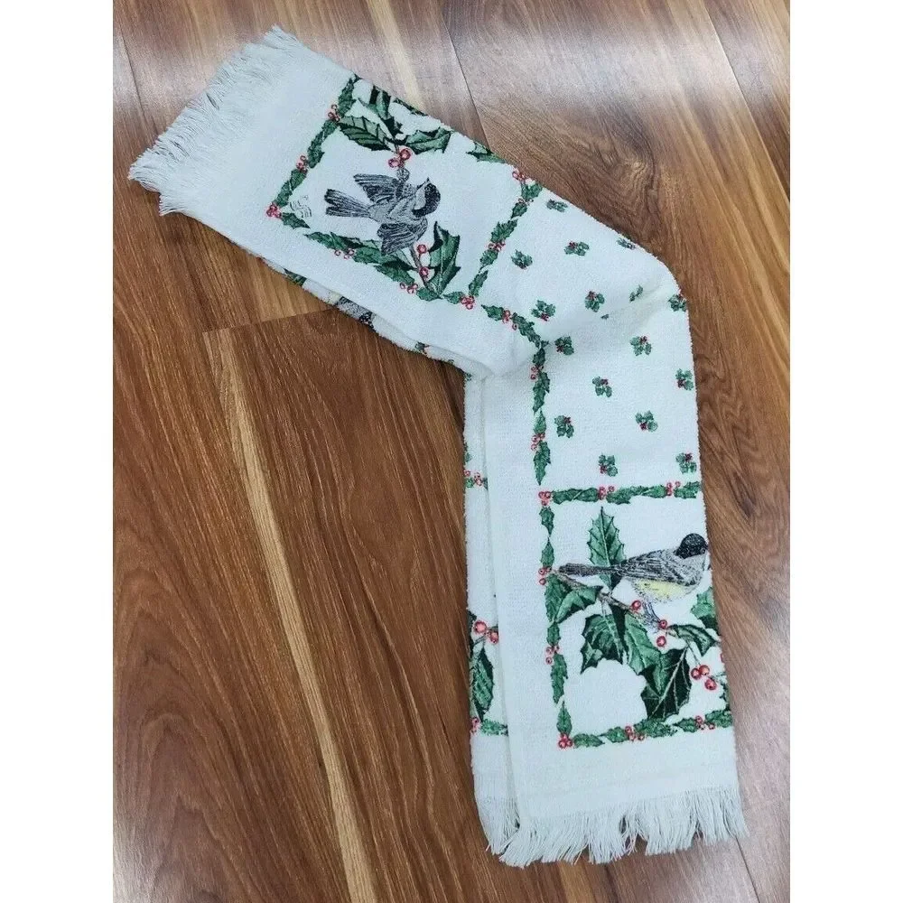 New Vintage Stevens Cannon Christmas Hand Towel Bird Holiday Red Green White USA
